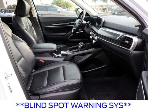 Used 2025 Kia Telluride S AWD/4WD image 27