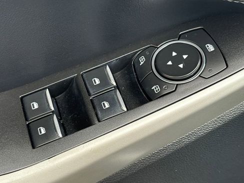 Used 2021 Ford Explorer XLT w/ Equipment Group 202A AWD/4WD image 31