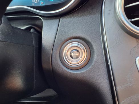 Used 2022 Mercedes-Benz GLC 300 GLC 300 image 12