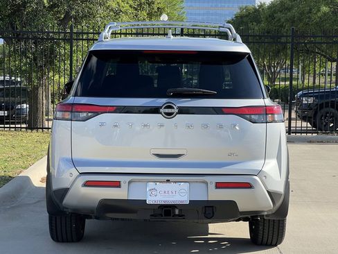 Certified 2022 Nissan Pathfinder SL w/ SL Premium Package FWD image 5