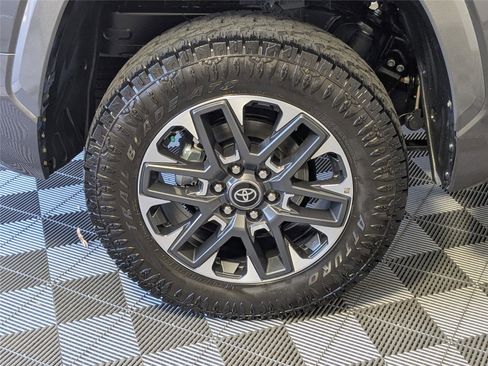 Used 2025 Toyota Tundra Limited image 9