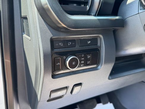 Used 2023 Ford F250 Lariat w/ Lariat Ultimate Package AWD/4WD image 18