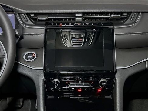 New 2025 Jeep Grand Cherokee L Altitude image 8