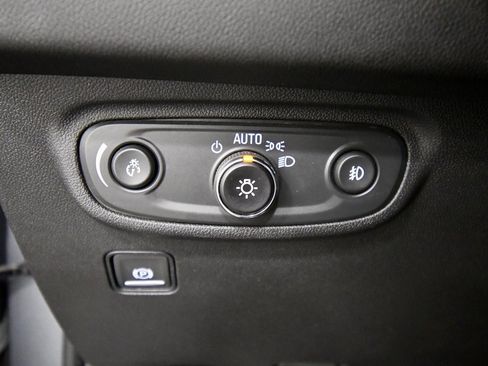 Used 2024 GMC Terrain SLT image 19