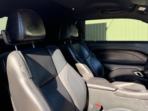 Used 2019 Dodge Challenger SXT w/ Plus Package image 20