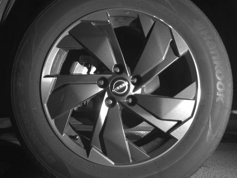 Used 2025 Nissan Rogue SV AWD/4WD image 12