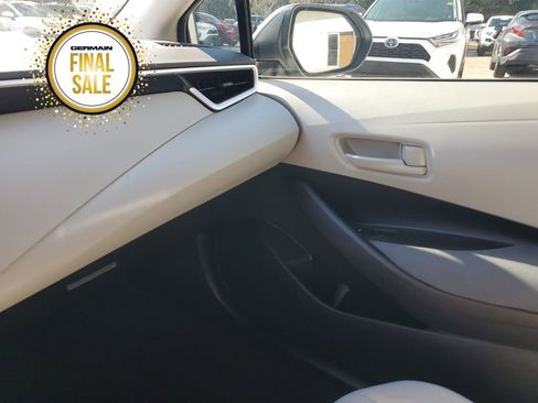 Certified 2022 Toyota Corolla L image 24