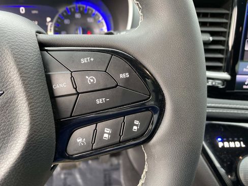 Used 2022 Chrysler Pacifica Touring image 14