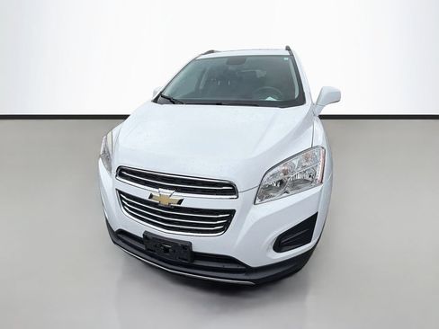 Used 2015 Chevrolet Trax LT w/ LT Sun and Sound Package FWD image 2