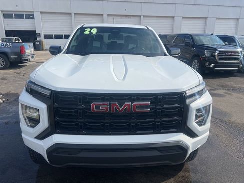Used 2024 GMC Canyon Elevation image 3