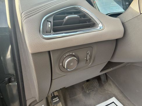 Used 2018 Chevrolet Cruze Premier image 14