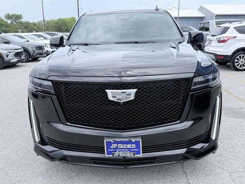 Used 2023 Cadillac Escalade Sport Platinum w/ LPO, ONYX Package AWD/4WD image 2