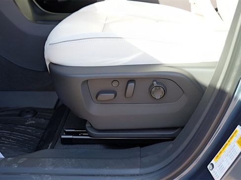 New 2026 Buick Envision Avenir image 21