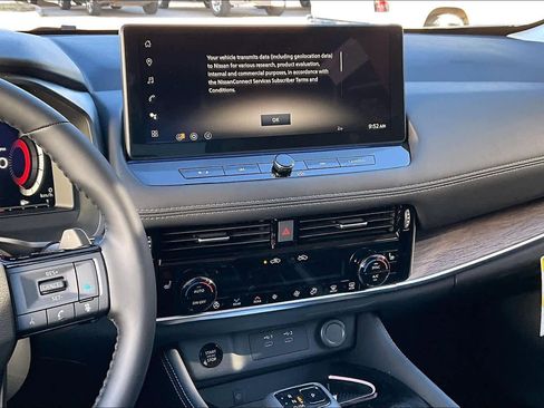 New 2026 Nissan Rogue Platinum image 6