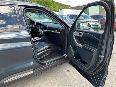 Used 2023 Ford Explorer XLT w/ Equipment Group 202A AWD/4WD image 44