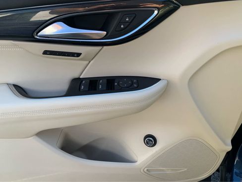 Used 2022 Buick Envision Essence w/ Safety Package image 12