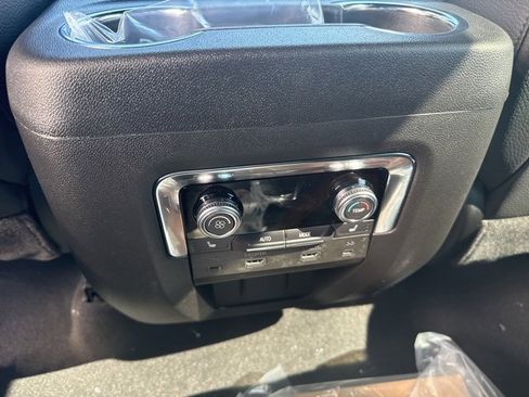 New 2025 GMC Yukon XL Denali w/ Denali Reserve Package image 30