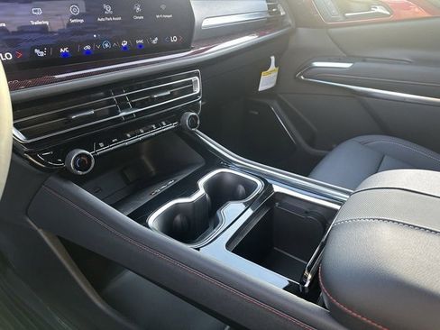 New 2026 Chevrolet Traverse Z71 w/ Enhanced Driving Package image 11