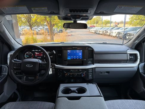 Certified 2025 Ford F450 XLT w/ 360-Degree Camera Package AWD/4WD image 37