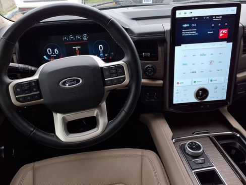 Used 2023 Ford Expedition Limited RWD image 14