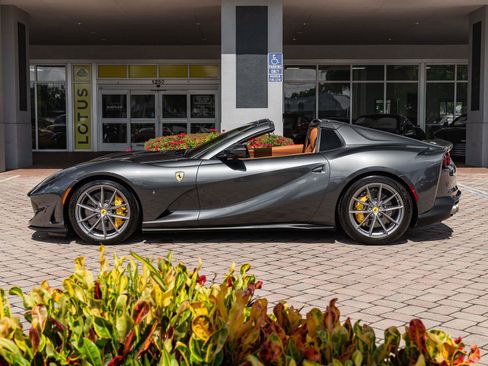 Used 2022 Ferrari 812 GTS RWD image 35