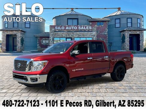 Used 2018 Nissan Titan SV w/ SV Convenience Package AWD/4WD image 1