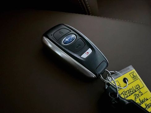 Used 2018 Subaru Outback 3.6R Touring image 15