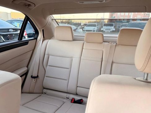 Used 2016 Mercedes-Benz E 350 4MATIC Sedan image 11