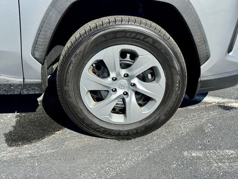 Used 2021 Toyota RAV4 LE image 31