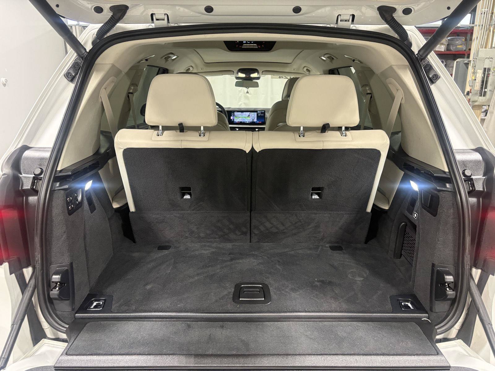 Used 2024 BMW X7 xDrive40i w/ Executive Package AWD/4WD image 25