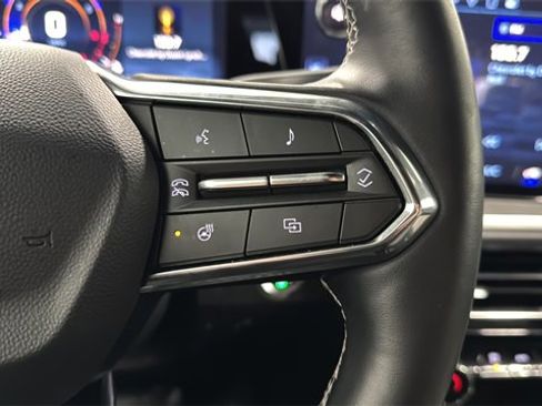 Used 2025 Chevrolet Traverse LT image 21