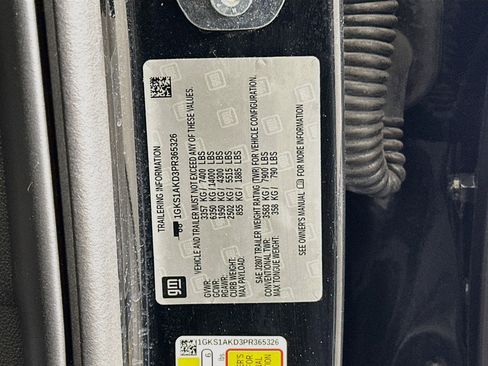 Used 2023 GMC Yukon SLE w/ Gmc Pro Safety Plus Package RWD image 12