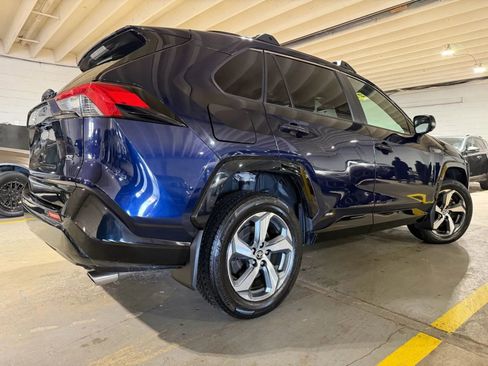 Used 2022 Toyota RAV4 SE w/ Weather & Moonroof Package AWD/4WD image 4