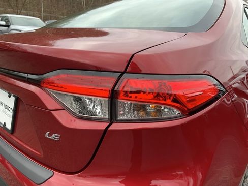 Used 2025 Toyota Corolla LE image 30