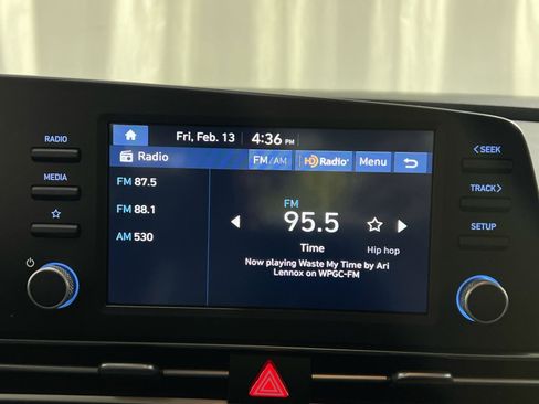 Used 2024 Hyundai Elantra SE image 18