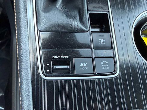 Used 2025 Toyota Sienna XLE Woodland Edition AWD/4WD image 30
