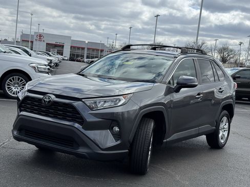 Used 2021 Toyota RAV4 XLE image 15