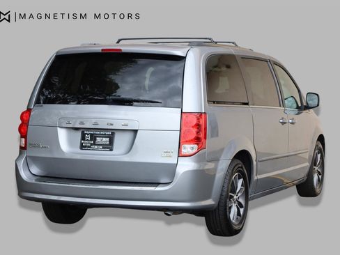 Used 2017 Dodge Grand Caravan SXT FWD image 8