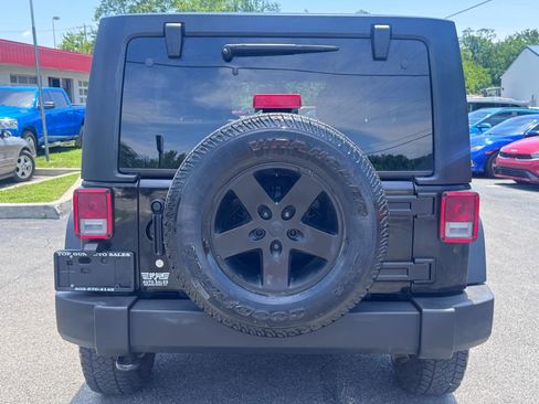 Used 2018 Jeep Wrangler Unlimited Sport S AWD/4WD image 4