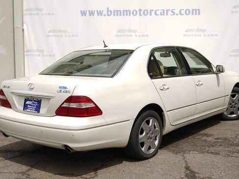 Used 2005 Lexus LS 430 RWD image 3