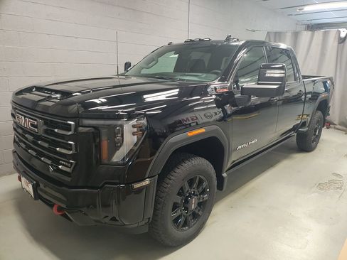 New 2026 GMC Sierra 2500 AT4 w/ AT4 Premium Plus Package AWD/4WD image 15