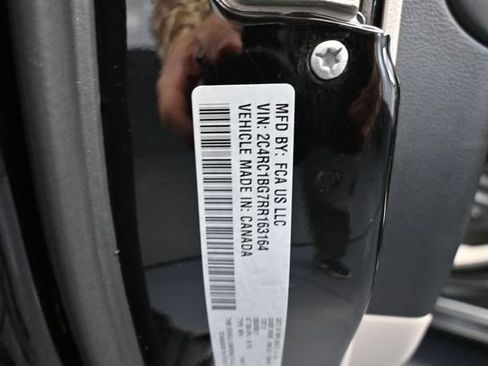 Used 2024 Chrysler Pacifica Touring-L FWD image 49