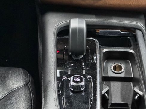 Used 2023 Volvo XC90 B5 Plus image 24