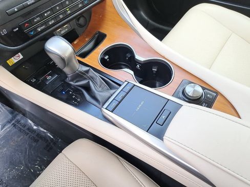 Used 2022 Lexus RX 450h AWD w/ Premium Package image 27