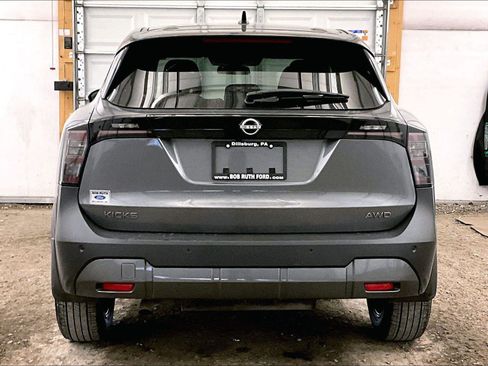 Used 2025 Nissan Kicks SV AWD/4WD image 4