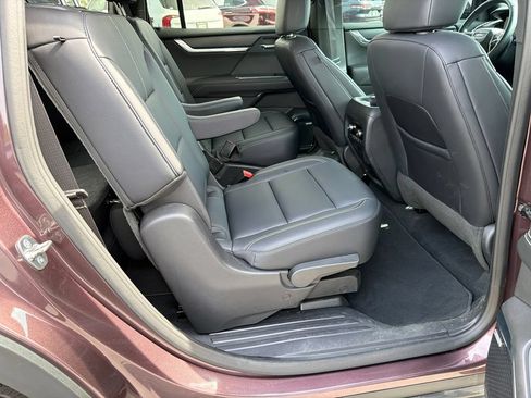 Used 2024 GMC Acadia Elevation w/ Luxury Package FWD image 15