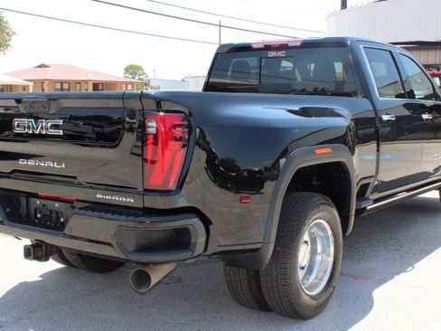 Used 2026 GMC Sierra 3500 Denali Ultimate AWD/4WD image 3