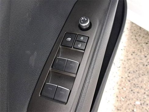 Used 2023 Toyota Camry XLE image 22