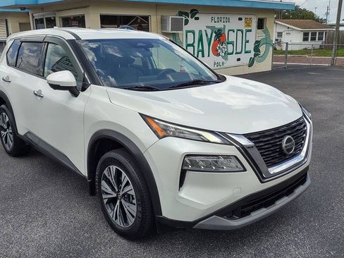 Used 2021 Nissan Rogue SV FWD image 3