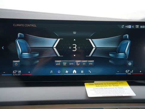 Used 2025 BMW X3 xDrive30i w/ Premium Package image 17